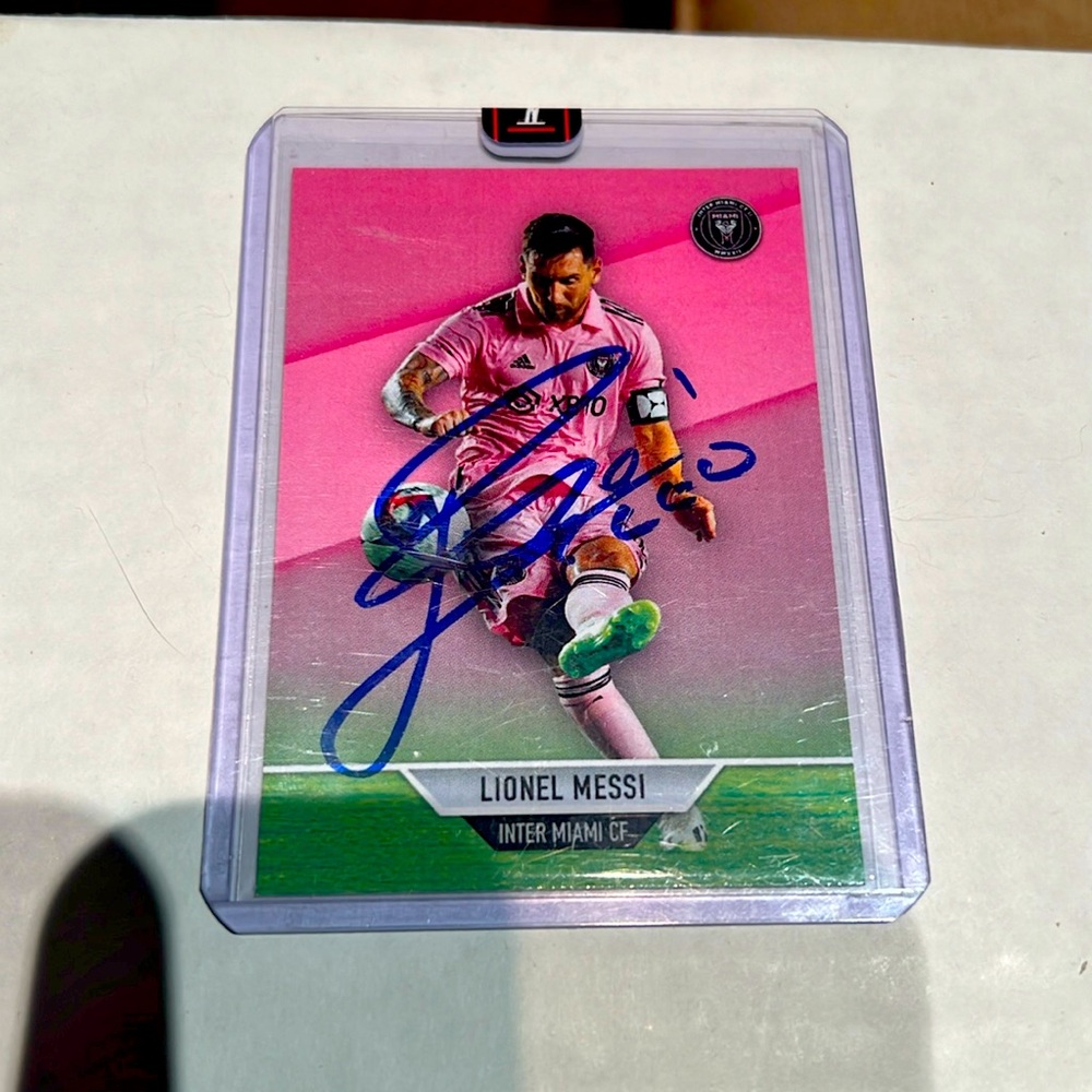 Leo Messi auto Card blue ink